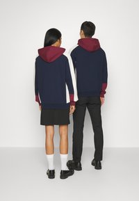 Lacoste ELEVATED COLORBLOCK UNISEX - Mikina so zipsom - navy blue/zin lapland