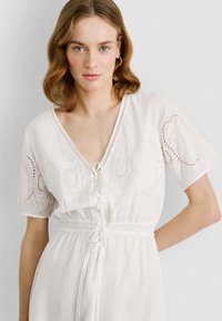 Pepe Jeans EDEN - Vapaa-ajan mekko - mousse white