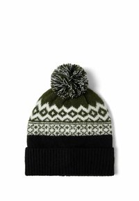 Kötött sapka fekete bordás mandzsettával, olivazöld testtel és fehér geometriai mintával. Színes pom-pom díszíti a tetejét.