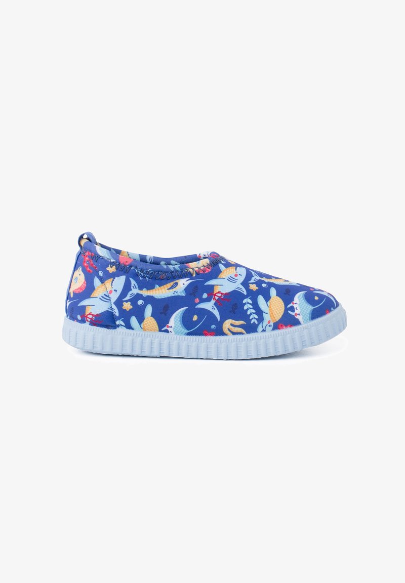 Bottine bleue à enfiler avec un motif de vie marine coloré, col élastique et semelle en caoutchouc texturé bleu clair pour une bonne adhérence.