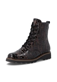 Bottine en cuir brun foncé effet croco très brillante, lacets, semelle noire robuste et languette à l’arrière.