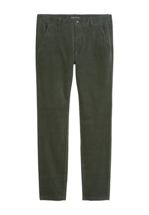 Dunkelgrüne Baumwollhose mit klassischem Schnitt, ausgestattet mit seitlichen Taschen und einem Knopfverschluss. Glatte Textur, keine sichtbaren Muster oder Akzente.