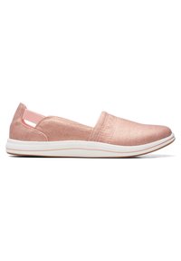 Chaussure rose pâle à enfiler avec bride élastique arrière, tige en tissu doux et semelle blanche rembourrée, conçue pour un usage décontracté.