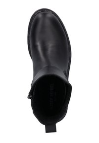Černé kožené kotníkové boty s kulatou špičkou, bočním zipem a textilním podšitím. Má prošívané detaily a poutko na zadní straně.