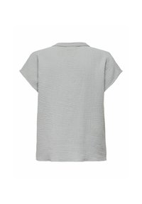 Maglietta grigia chiara a maniche corte con un design texturizzato e stropicciato. Presenta un collo a camicia e una vestibilità rilassata.