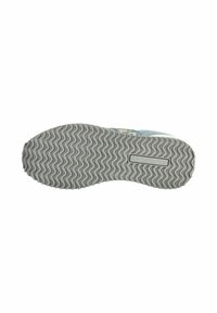 La semelle de la chaussure présente un motif texturé et ondulé en gris avec une section de marque. Le design est courbé sur les bords pour une meilleure adhérence.