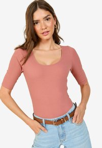 SHORT SLEEVE  SCOOP NECK  - Osnovna majica kratkih rukava - pink