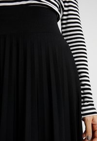 Anna Field Petite A-linjekjol - black