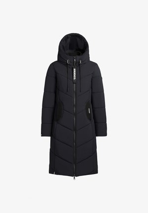 Długi czarny ocieplany zimowy płaszcz z wysokim kołnierzem i kapturem, z pełnym zapięciem na zamek błyskawiczny, sznurkami do regulacji oraz czarnymi materiałowymi akcentami na kieszeniach.