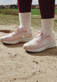 Nike Performance AIR ZOOM PEGASUS 39 - Silniční běžecké boty - pink oxford/summit white/light soft pink/champagne/atmosphere/rose whisper