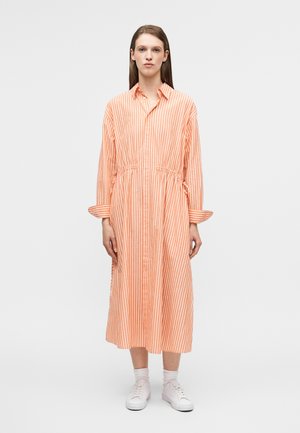 STRIPED COTTON-LINEN DRAWCORD SHIRTDRESS - Skjortekjole - orange/white