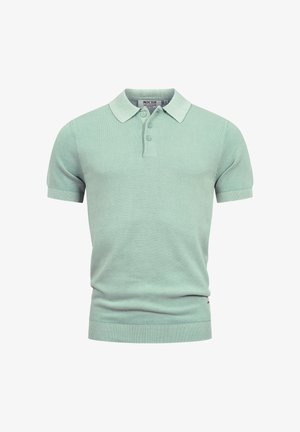 Heren polo van gebreide stof in muntgroen met korte mouwen, geribde kraag, manchetten en zoom, en een voorzijde met drie knopen.