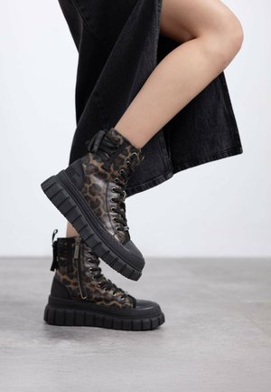 Zapatillas altas - camel
