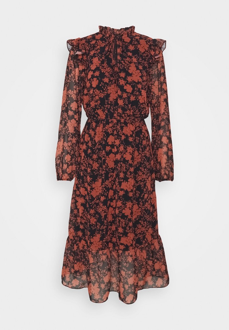 Robe noire midi avec de longues manches transparentes, motif floral rouge, col et épaules volants, taille cintrée et ourlet évasé.