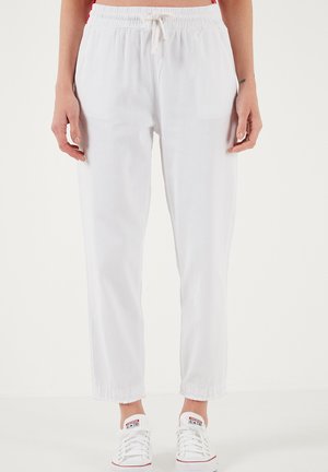 LELA REGULAR FIT - Trousers - white