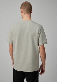 Next TEXTURED REGULAR FIT - Jednoduché tričko - grey