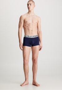 Calvin Klein Underwear TRUNK 3 PACK CKR STEEL COTTON - Calzoncillos - june bug cool water evening blue