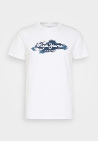 Bílý bavlněný tričko s modro-černým grafickým designem a textem "Pepe Jeans London" uprostřed v neformálním písmu. Krátké rukávy.