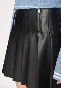 ONLY ONLIZARA ZIP PLEAT SKIRT - Trapecinis sijonas - black