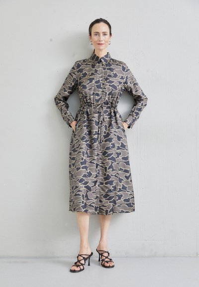 ASPESI ABITO - Robe chemise - nero