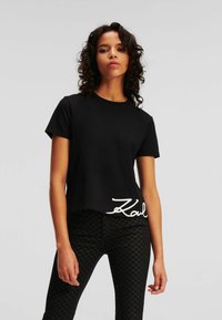 KARL LAGERFELD SIGNATURE HEM - Tričko s potlačou - black