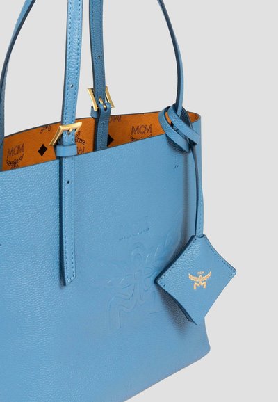 MCM HIMMEL MIT LOGOPRÄGUNG - Handtas - blue