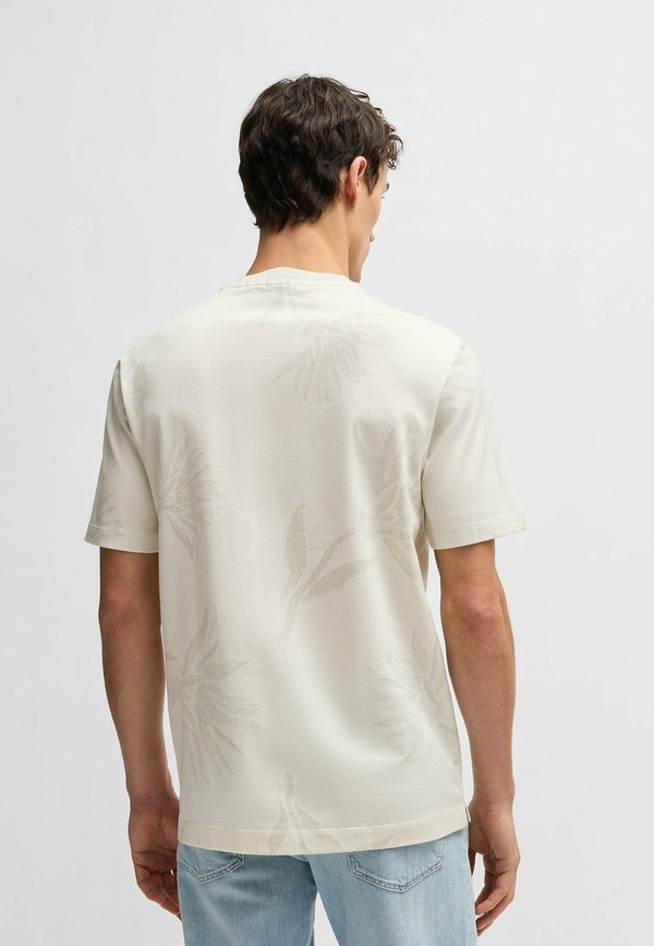 TAUT 13 - Print T-shirt3