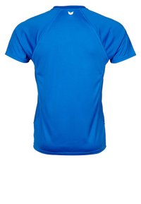 Maglietta atletica blu a maniche corte vista da dietro con un piccolo logo bianco sul collo e pannelli in rete ai lati.