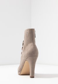 Tamaris Stivaletti con tacco - beige