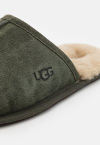 UGG SCUFF - Papucsok - forest night