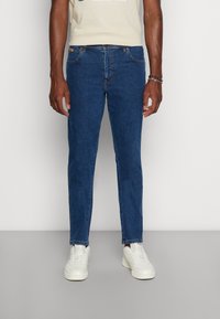 Wrangler TEXAS  - Calças de ganga de perna direita - blue denim