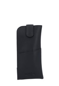 Housse de téléphone en cuir noir avec une texture lisse, une forme arrondie et une poche avant ; elle dispose d'une fermeture à rabat sur le dessus.