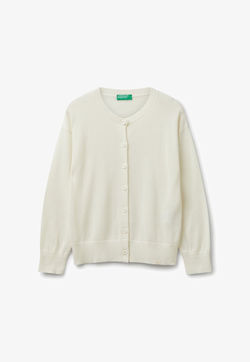 Světle krémový pletený cardigan s sedmi předními knoflíky, žebrovanými manžetami a lemem, a kulatým výstřihem.