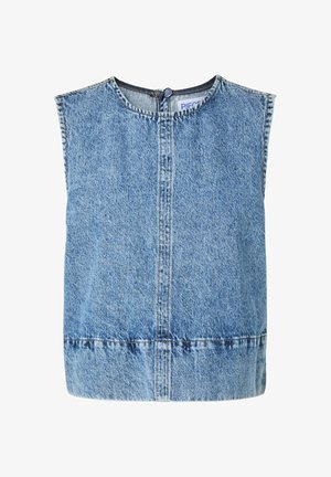 Chaleco sin mangas de mezclilla azul claro con escote redondo, detalle de costura frontal y cierre de botones en la parte posterior del cuello.