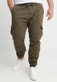 Urban Classics - CARGO JOGGING PANTS - Cargo hlače - olive Minijatura 1