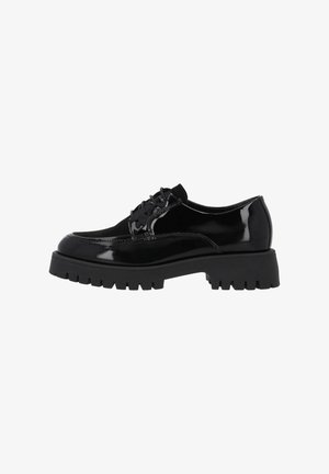 Chaussures en cuir verni noir à lacets avec un bout arrondi, une semelle texturée et des accents mats contrastants le long du bord supérieur.