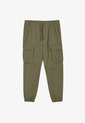 Oliwkowe spodnie cargo z elastycznym pasem i sznurkiem, wyposażone w dwie duże boczne kieszenie, zwężane mankiety oraz gładką bawełnianą teksturę.