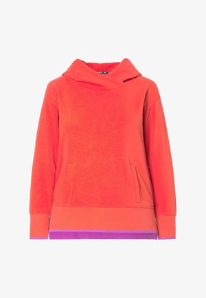 Sudadera naranja con un corte relajado, que cuenta con una gran capucha, bolsillo frontal y acentos morados en el dobladillo y los puños. Textura suave.