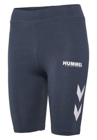 Mörkblå sportshorts gjorda av stretchmaterial. Har vit logotyp och chevronmönster på sidorna. Längd till mitten av låret.