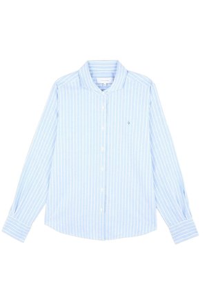 Camisa de manga larga de color azul claro con rayas blancas, con botones en la parte delantera y cuello mao. Presenta un pequeño logo en el pecho.