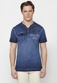 SHORT SLEEVE  - Trükipildiga T-särk - indigo blue