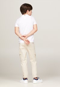 Tommy Hilfiger ICON PRINT REGULAR TEE  - Triko s potiskem - white
