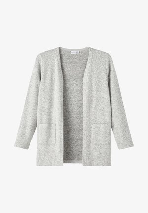 Svijetlosivi kardigan s opuštenim krojem, dugim rukavima, otvorenim prednjim dijelom i dva prednja džepa. Napravljen od mekanog, teksturiranog materijala.