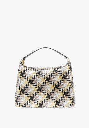 Vævet håndtaske med et geometrisk mønster i sølv, guld og sort. Den har en rund top, kort håndtag og en glat overflade.