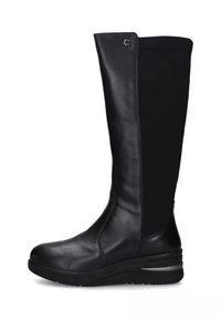Stivali neri al ginocchio con un esterno in pelle liscia, pannello in tessuto elastico, suola a zeppa e dettaglio metallico sul tacco.