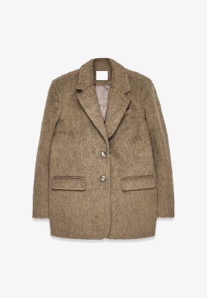 Rudos spalvos tekstūruotas vilnos mišinio švarkas su dviem sagomis, dviem priekinėmis kišenėmis su atvartais, įpjautomis atlapomis ir lygiu vidiniu pamušalu.