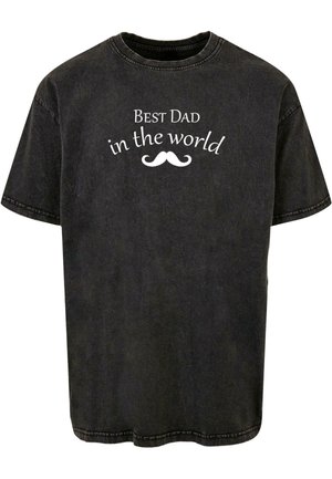 Schwarzes Baumwoll-T-Shirt mit Rundhalsausschnitt, kurzen Ärmeln und weißem Text "Bester Papa der Welt" mit einem Schnurrbart-Graphic.