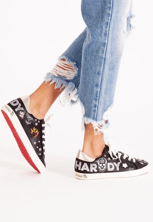 PUMP-ED LOW - Tenisky - black