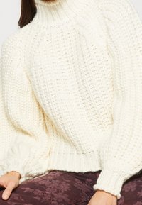 Wrangler Stickad tröja - white