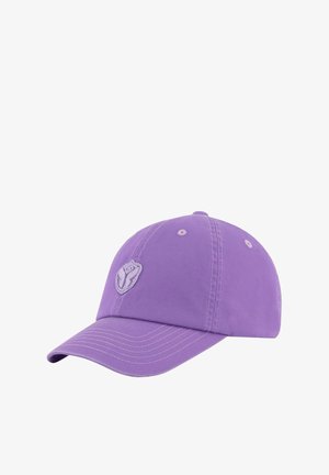 Paarse katoenen baseballcap met een geborduurd berenlogo op de voorkant. Voorzien van een gebogen klep en stiksels.